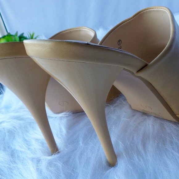 *SOLD* Open Toe Slip-On Heels - Picture 5 of 8